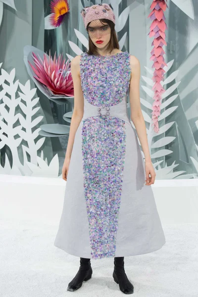 Look 60